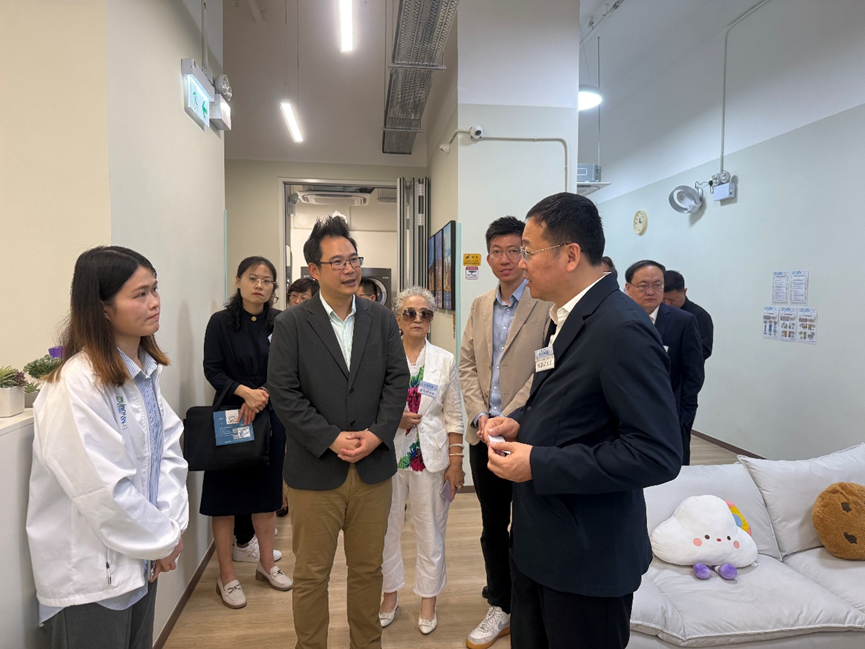 魯港攜手 合作共贏 | 山東省委社會工作部一行參觀高山道社區客廳 董瑞婷會長陪同參觀